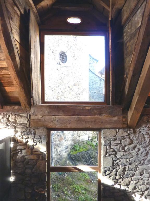 La Borda Del Zarrastiecho Villa Sallent De Gallego Phòng bức ảnh