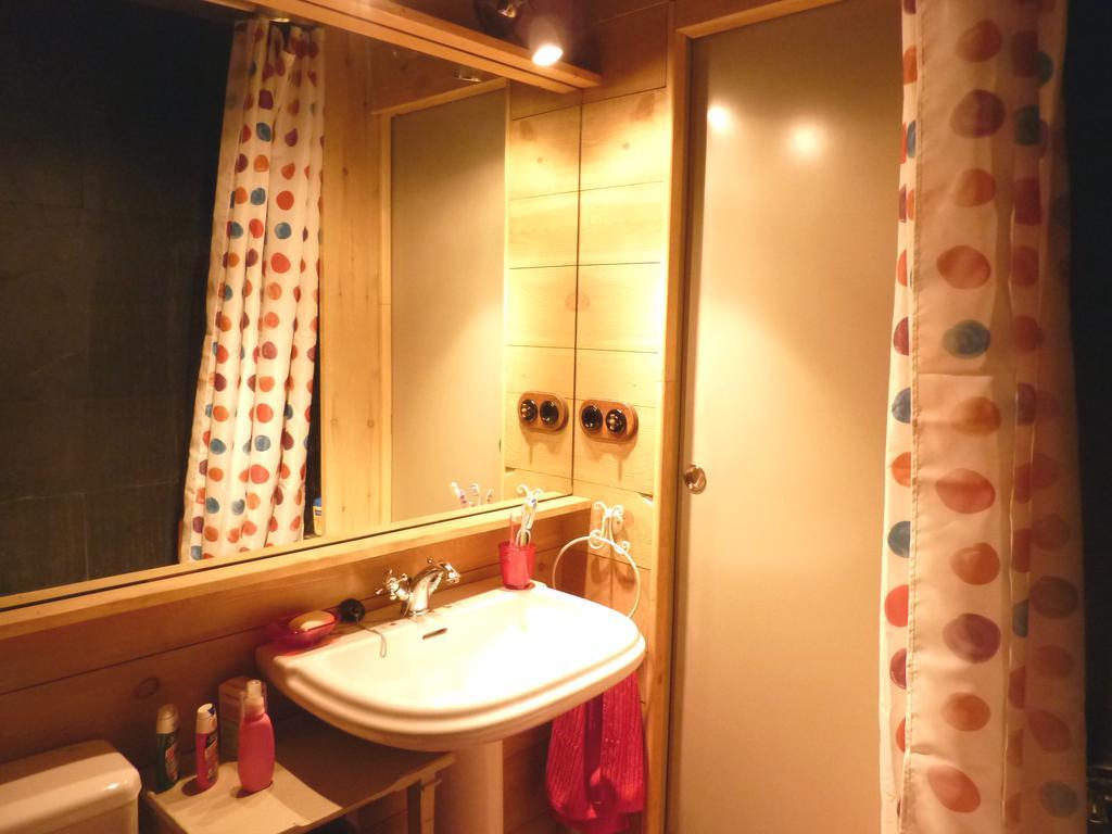 La Borda Del Zarrastiecho Villa Sallent De Gallego Phòng bức ảnh